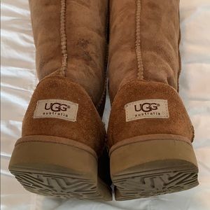 Girls size US size 4 Authentic UGG tall boots